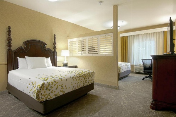 Azure Hotel & Suites Ontario, A Trademark Collection Hotel image 26