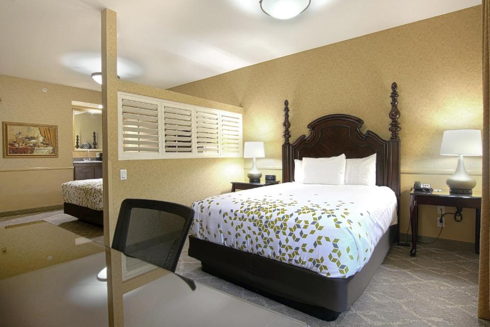 Room image 4