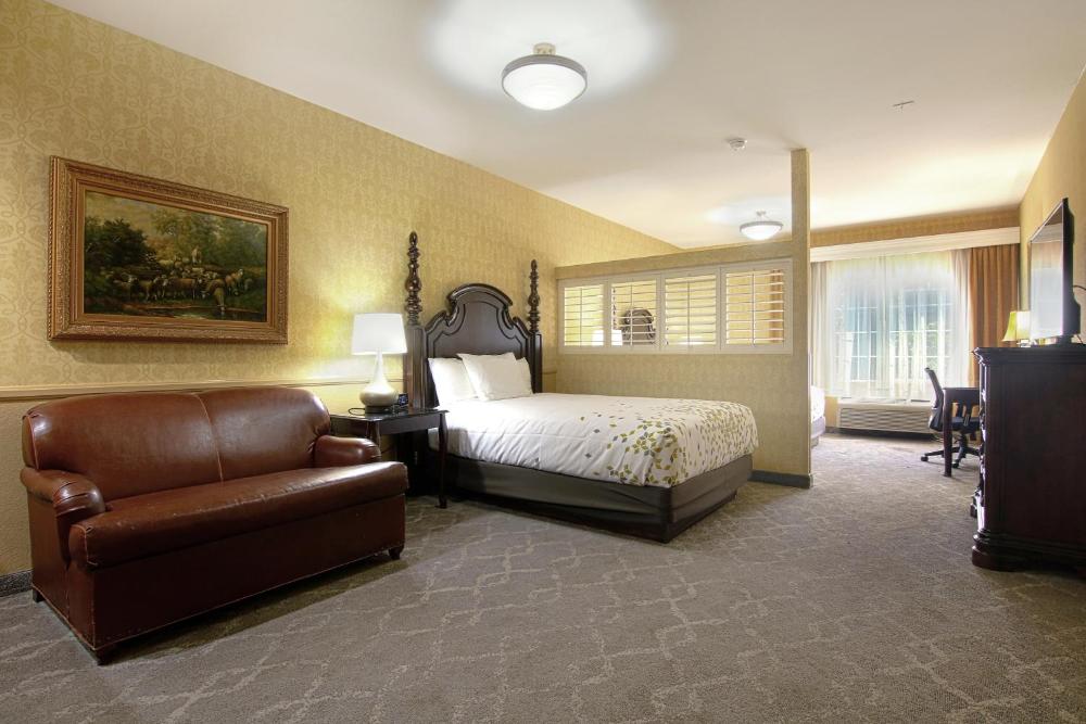 Room image 2