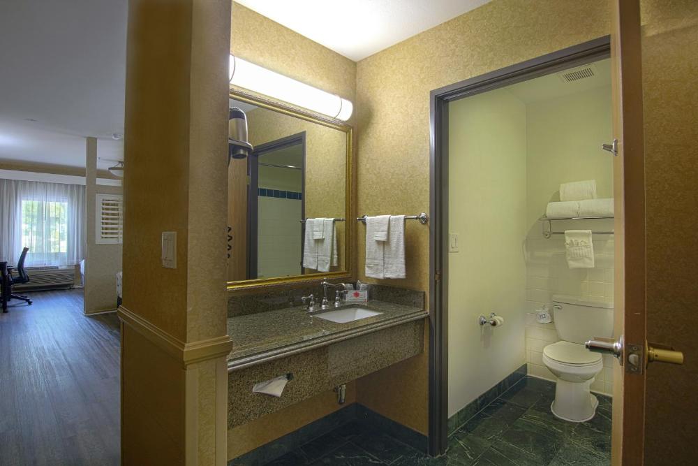 Room image 5